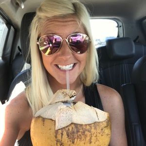 Meet your Posher, Becka